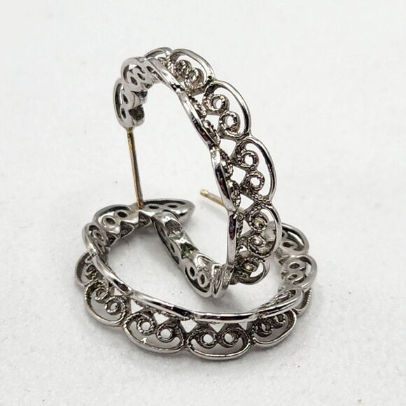 Napier Elegant Filigree Scalloped Edge Dimensional 1" Hoop Earrings Silver Tone - Picture 9 of 9